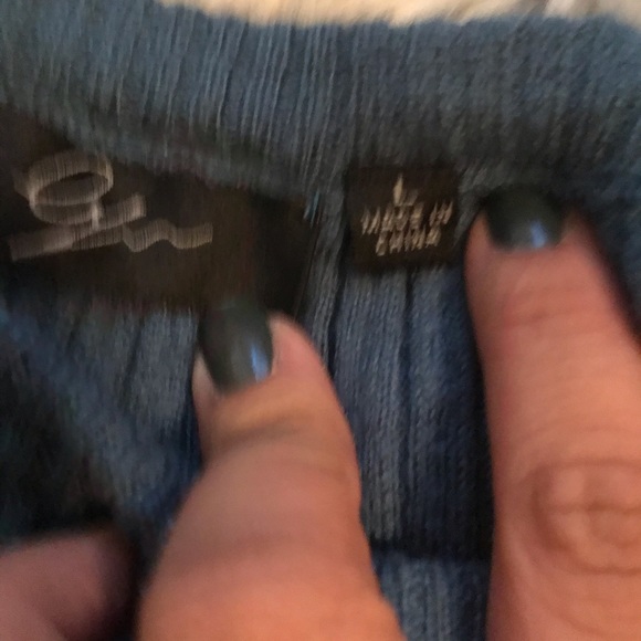 Turquoise sweater - Picture 3 of 4